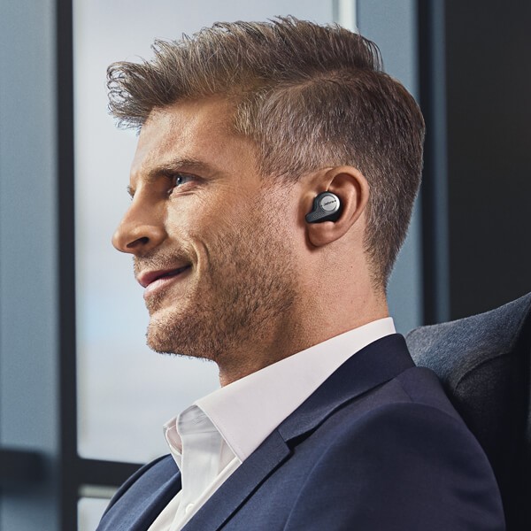 Die Jabra Evolve 65t sind die weltweit ersten UC-zertifizierten True-Wireless-Kopfhörer für den Geschäftsbereich.